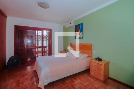 Casa à venda com 320m², 3 quartos e 4 vagas Casa à venda com 320m², 3 quartos e 4 vagasSuíte