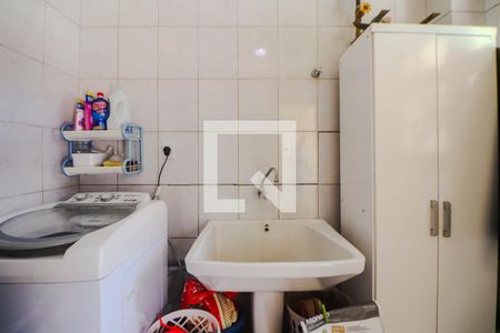 Casa à venda com 320m², 3 quartos e 4 vagas Casa à venda com 320m², 3 quartos e 4 vagasÁrea de Serviço