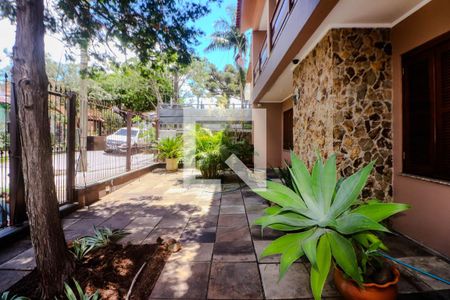 Casa à venda com 320m², 3 quartos e 4 vagas Casa à venda com 320m², 3 quartos e 4 vagasÁrea comum