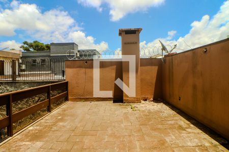 Casa à venda com 320m², 3 quartos e 4 vagas Casa à venda com 320m², 3 quartos e 4 vagasÁrea comum