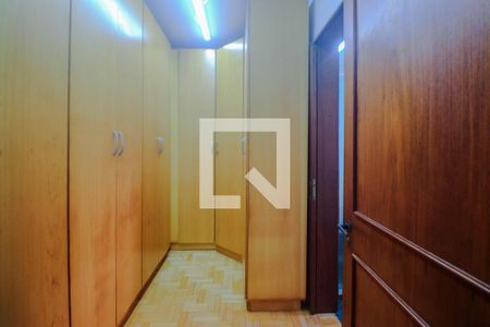 Casa à venda com 320m², 3 quartos e 4 vagas Casa à venda com 320m², 3 quartos e 4 vagasSuíte - Closet