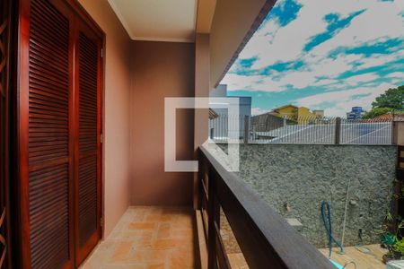 Casa à venda com 320m², 3 quartos e 4 vagas Casa à venda com 320m², 3 quartos e 4 vagasVaranda da Suíte