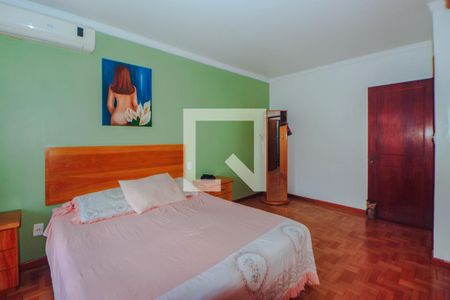 Casa à venda com 320m², 3 quartos e 4 vagas Casa à venda com 320m², 3 quartos e 4 vagasSuíte