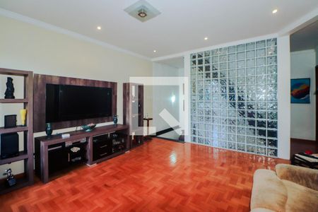 Casa à venda com 320m², 3 quartos e 4 vagas Casa à venda com 320m², 3 quartos e 4 vagasSala Íntima