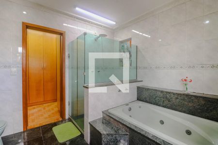 Casa à venda com 320m², 3 quartos e 4 vagas Casa à venda com 320m², 3 quartos e 4 vagasBanheiro da Suíte