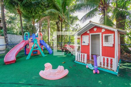 Casa à venda com 250m², 5 quartos e 2 vagas Casa à venda com 250m², 5 quartos e 2 vagasÁrea comum - Playground