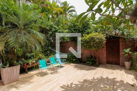 Casa à venda com 250m², 5 quartos e 2 vagas Casa à venda com 250m², 5 quartos e 2 vagasQuinta da frente