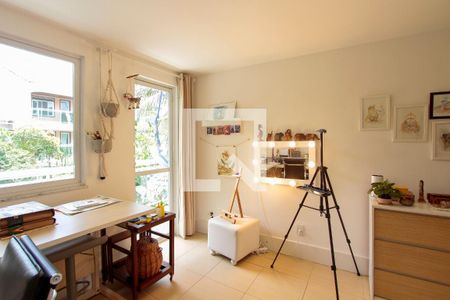 Casa à venda com 250m², 5 quartos e 2 vagas Casa à venda com 250m², 5 quartos e 2 vagasQuarto 2 suíte