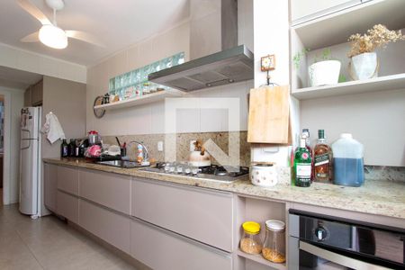 Casa à venda com 250m², 5 quartos e 2 vagas Casa à venda com 250m², 5 quartos e 2 vagasCozinha