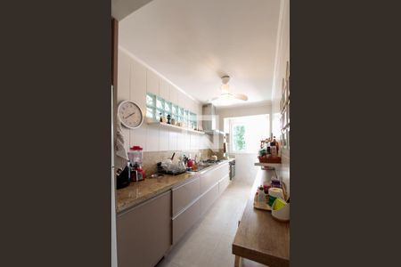 Casa à venda com 250m², 5 quartos e 2 vagas Casa à venda com 250m², 5 quartos e 2 vagasCozinha