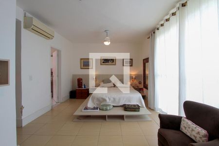 Casa à venda com 250m², 5 quartos e 2 vagas Casa à venda com 250m², 5 quartos e 2 vagasQuarto 5 suíte