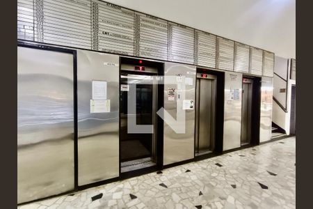 Studio à venda com 32m², 1 quarto e sem vaga Studio à venda com 32m², 1 quarto e sem vagaPortaria