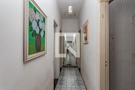 Casa à venda com 300m², 3 quartos e 4 vagas Casa à venda com 300m², 3 quartos e 4 vagasCorredor