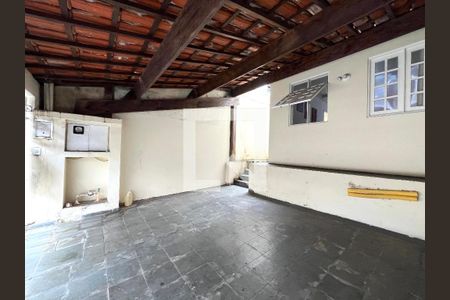 Casa à venda com 103m², 2 quartos e 2 vagas Casa à venda com 103m², 2 quartos e 2 vagasGaragem