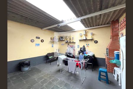 Casa à venda com 103m², 2 quartos e 2 vagas Casa à venda com 103m², 2 quartos e 2 vagasQuintal