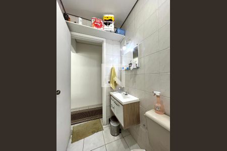 Casa à venda com 103m², 2 quartos e 2 vagas Casa à venda com 103m², 2 quartos e 2 vagasBanheiro