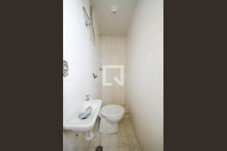 Apartamento à venda com 82m², 2 quartos e sem vaga Apartamento à venda com 82m², 2 quartos e sem vagaBanheiro de Serviço