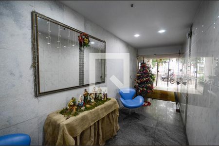 Apartamento à venda com 82m², 2 quartos e sem vaga Apartamento à venda com 82m², 2 quartos e sem vagaHall