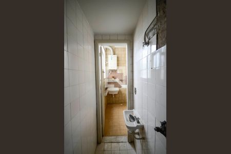 Apartamento à venda com 82m², 2 quartos e sem vaga Apartamento à venda com 82m², 2 quartos e sem vagaBanheiro de Serviço