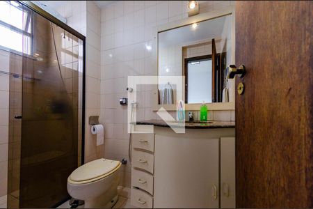 Apartamento à venda com 212m², 4 quartos e 2 vagas Apartamento à venda com 212m², 4 quartos e 2 vagasBanheiro suíte