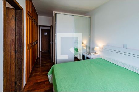 Apartamento à venda com 212m², 4 quartos e 2 vagas Apartamento à venda com 212m², 4 quartos e 2 vagasSuíte