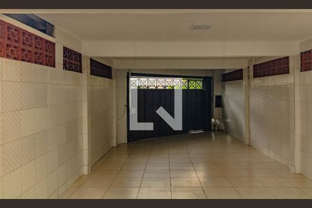 Casa à venda com 118m², 3 quartos e 2 vagas Casa à venda com 118m², 3 quartos e 2 vagasSalaÁrea comum
