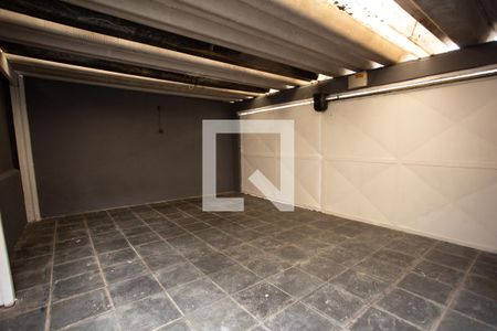 Casa à venda com 200m², 3 quartos e 3 vagas Casa à venda com 200m², 3 quartos e 3 vagasGARAGEM