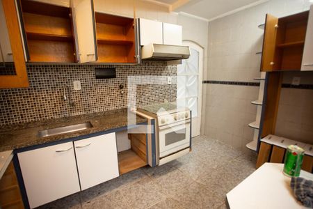 Casa à venda com 200m², 3 quartos e 3 vagas Casa à venda com 200m², 3 quartos e 3 vagasCOZINHA