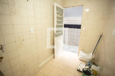 Casa à venda com 200m², 3 quartos e 3 vagas Casa à venda com 200m², 3 quartos e 3 vagasÁREA DE SERVIÇO