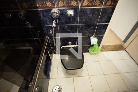 Casa à venda com 200m², 3 quartos e 3 vagas Casa à venda com 200m², 3 quartos e 3 vagasBANHEIRO