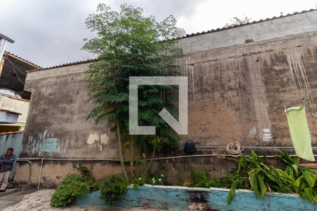 Casa à venda com 200m², 7 quartos e sem vaga Casa à venda com 200m², 7 quartos e sem vagaQuintal