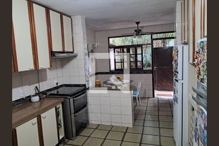 Casa de condomínio à venda com 550m², 5 quartos e 2 vagas