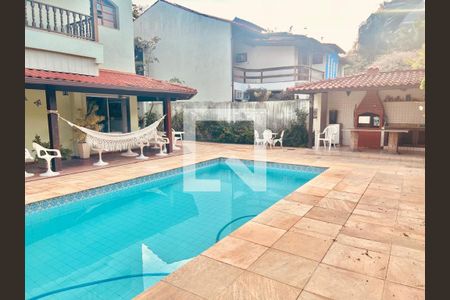 Casa de condomínio à venda com 550m², 5 quartos e 2 vagas
