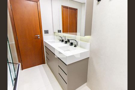 Apartamento à venda com 167m², 3 quartos e 2 vagasBanheiro da Suíte