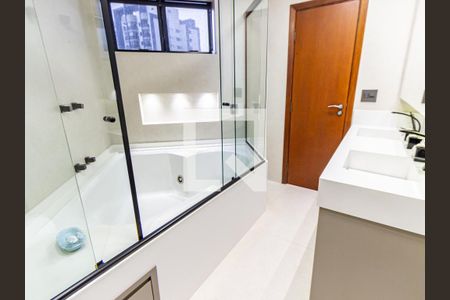 Apartamento à venda com 167m², 3 quartos e 2 vagasBanheiro da Suíte