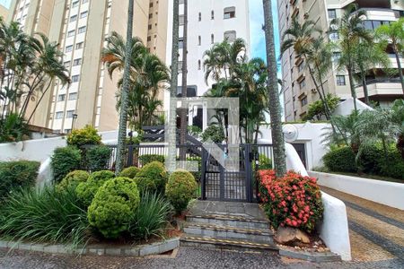 Apartamento à venda com 190m², 4 quartos e 2 vagasFachada e Portaria 