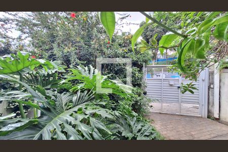 Casa à venda com 216m², 2 quartos e 2 vagas Casa à venda com 216m², 2 quartos e 2 vagasGaragem