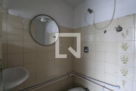 Casa à venda com 216m², 2 quartos e 2 vagasÁrea de Serviço \ Banheiro de Serviço