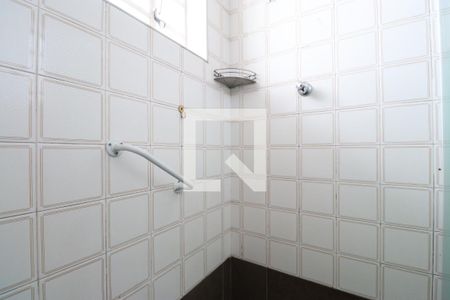 Casa à venda com 216m², 2 quartos e 2 vagasBanheiro