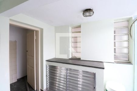 Casa à venda com 216m², 2 quartos e 2 vagasÁrea de Serviço \ Banheiro de Serviço