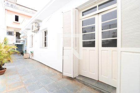 Casa à venda com 216m², 2 quartos e 2 vagasQuintal