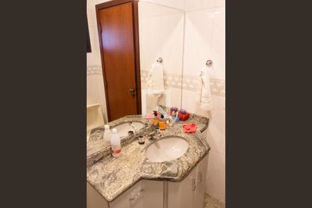 Casa de condomínio à venda com 480m², 3 quartos e 1 vagaBanheiro Quarto 2