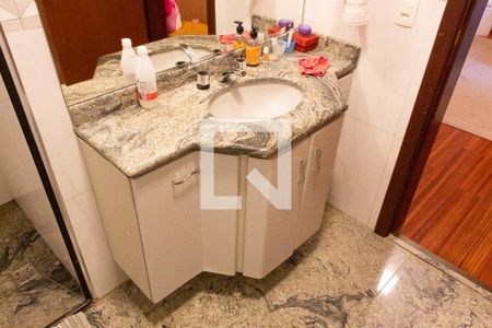 Casa de condomínio à venda com 480m², 3 quartos e 1 vagaBanheiro Quarto 2