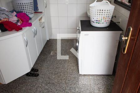 Casa de condomínio à venda com 480m², 3 quartos e 1 vagaÁrea de Serviço