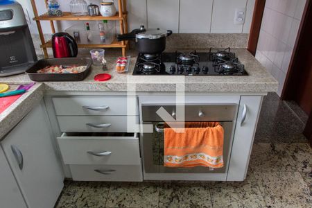 Casa de condomínio à venda com 480m², 3 quartos e 1 vagaCozinha 