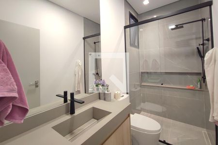 Casa de condomínio à venda com 290m², 3 quartos e 4 vagas Casa de condomínio à venda com 290m², 3 quartos e 4 vagasBanheiro Suíte