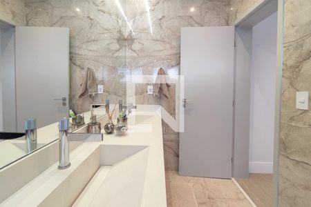 Casa de condomínio à venda com 290m², 3 quartos e 4 vagas Casa de condomínio à venda com 290m², 3 quartos e 4 vagasBanheiro Suíte 2