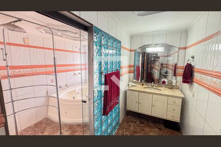 Apartamento à venda com 129m², 2 quartos e 2 vagas Apartamento à venda com 129m², 2 quartos e 2 vagasBanheiro da Suíte