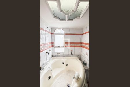 Apartamento à venda com 129m², 2 quartos e 2 vagas Apartamento à venda com 129m², 2 quartos e 2 vagasBanheiro da Suíte