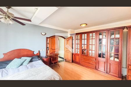 Apartamento à venda com 129m², 2 quartos e 2 vagas Apartamento à venda com 129m², 2 quartos e 2 vagasSuíte